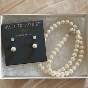Pearl necklace with matching earrings